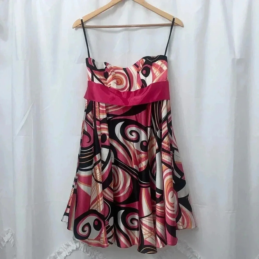 Women’s Pretty Me Prom Strapless Formal Dress Size 4 Pink/Black NEW WITH TAGS